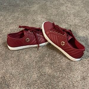 Guess Tennis shoe, size 9.